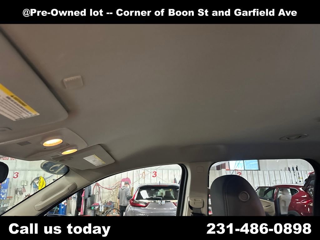 Used 2015 IRIDIUM METALLIC GMC SLE image 13