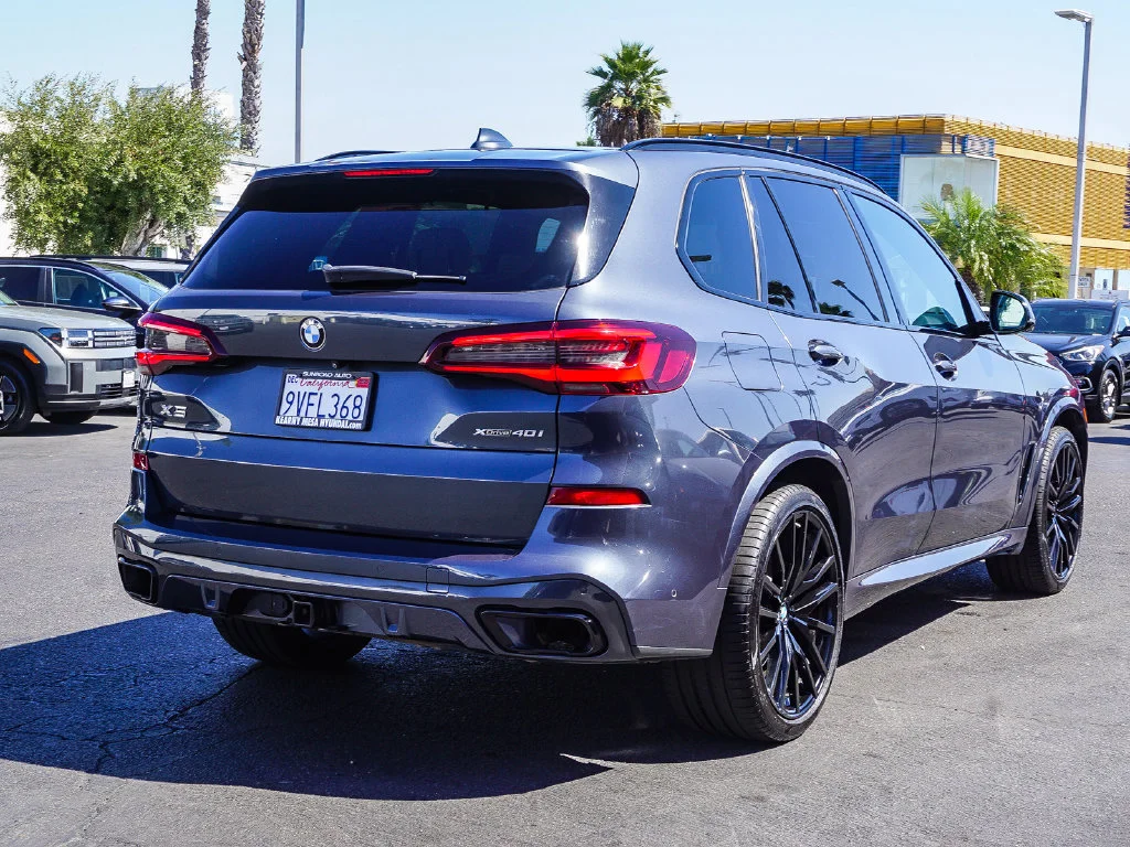 Used 2021 Gray BMW xDrive40i image 7