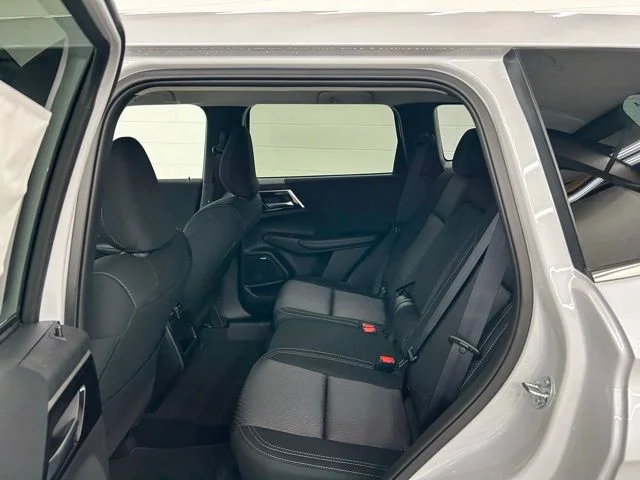 New 2026 White Mitsubishi ES image 17
