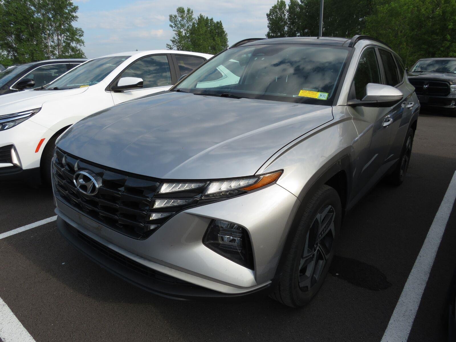 Used 2023 Shimmering Silver Hyundai SEL Convenience image 5