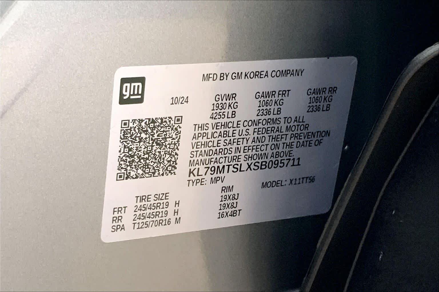 Used 2025 Sterling Gray Metallic Chevrolet RS image 37
