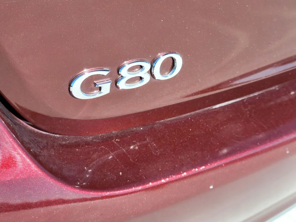 Used 2017 Red Genesis 3.8 image 4