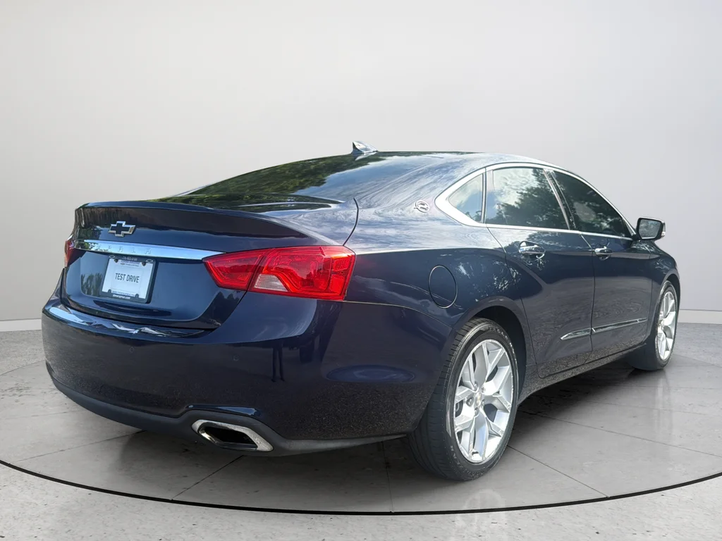 Used 2018 Blue Chevrolet Premier image 7