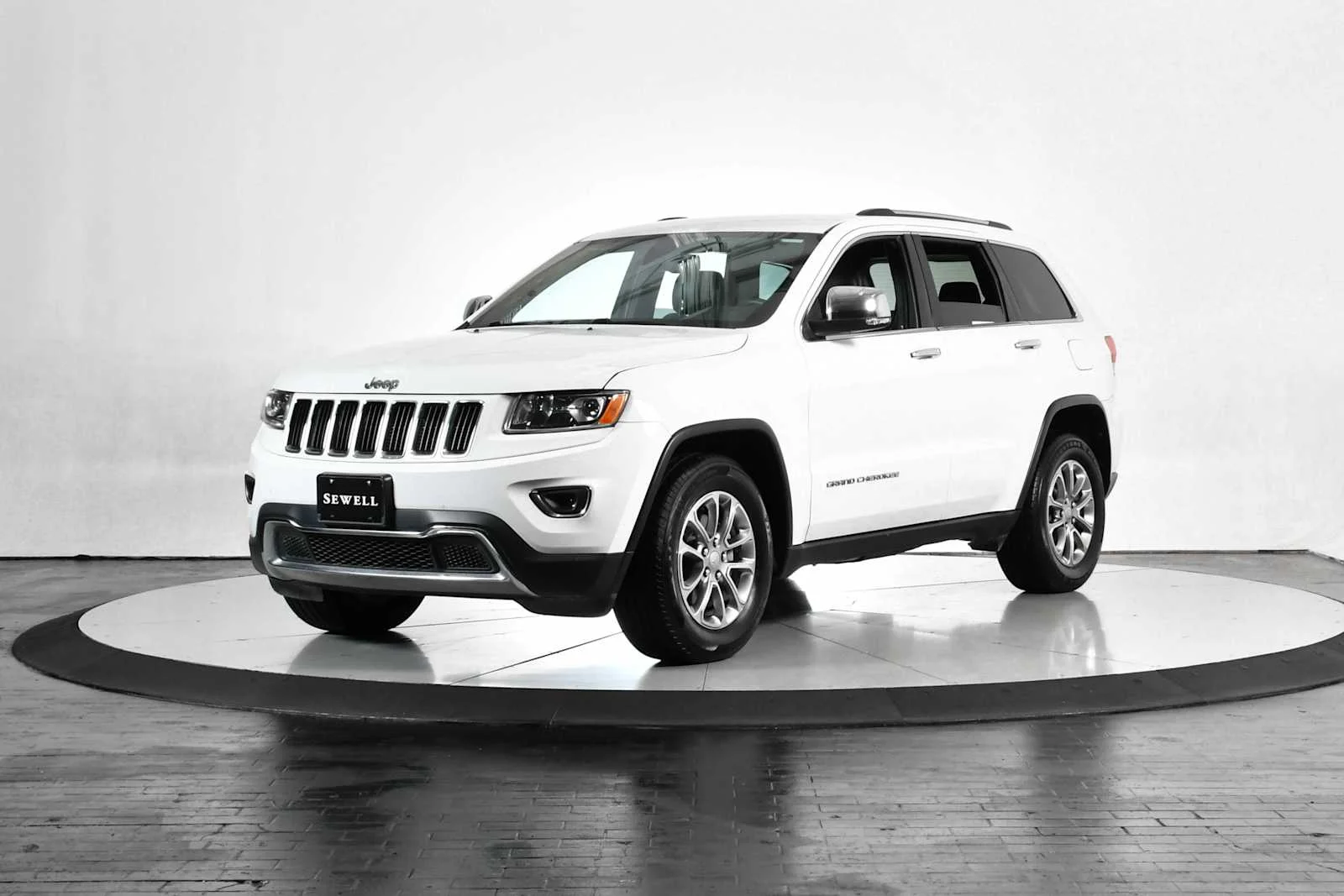 2015 Jeep Grand Cherokee Limited's photo