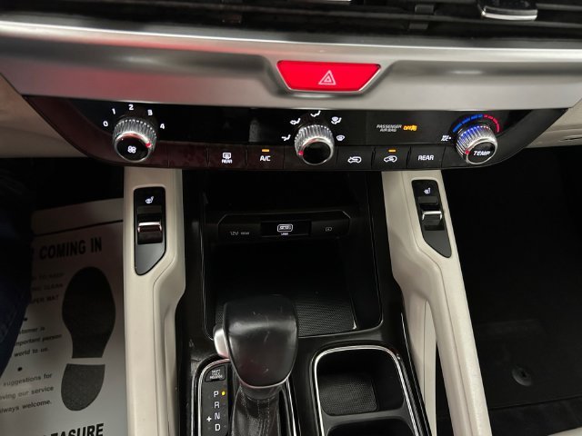 Used 2020 White Kia S image 20