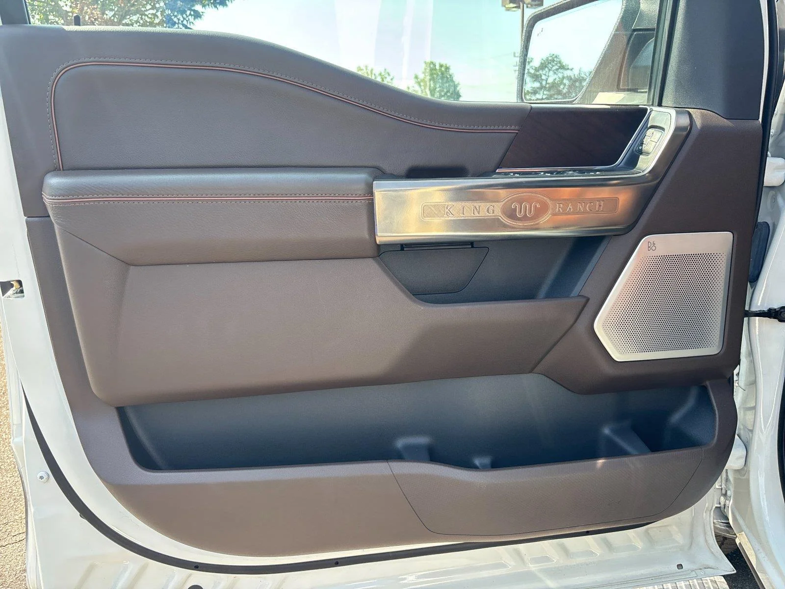 Used 2022 Star White Metallic Tri-Coat Ford King Ranch image 13