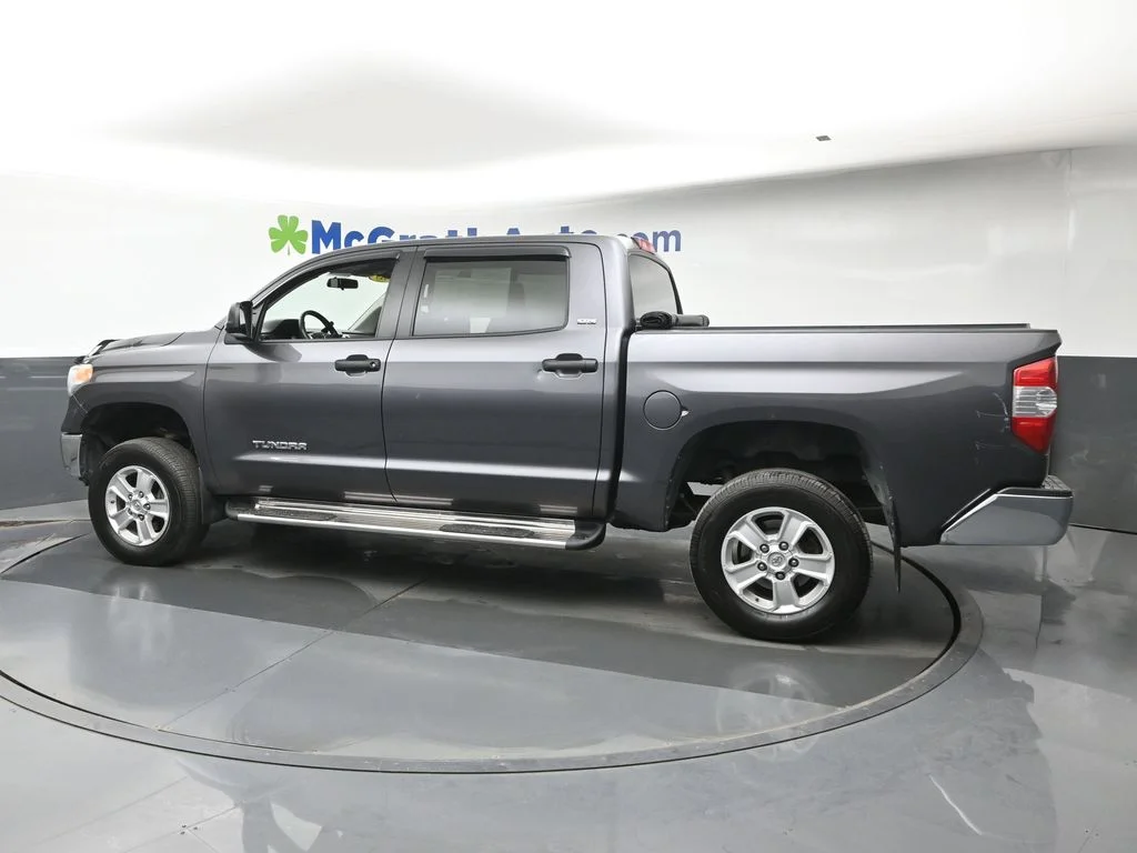 Used 2017 Gray Toyota SR5 image 23