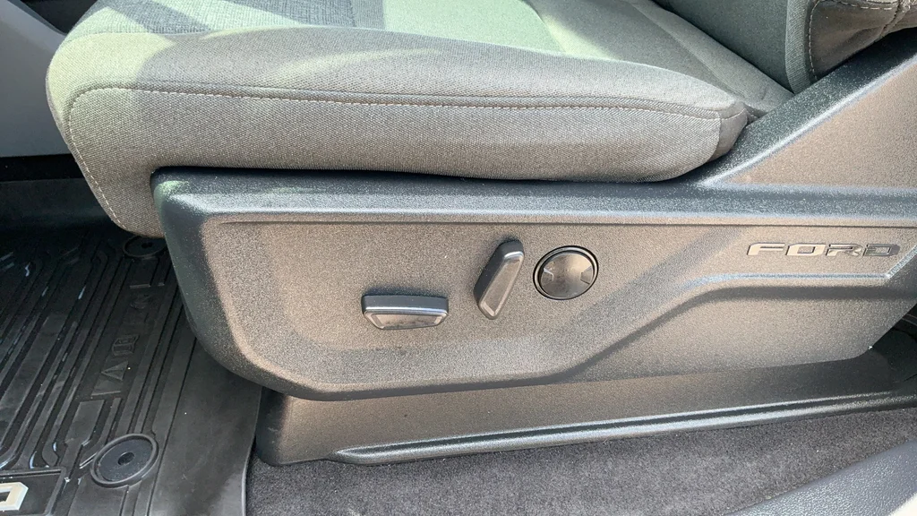 Used 2024 Gray Ford XLT image 19