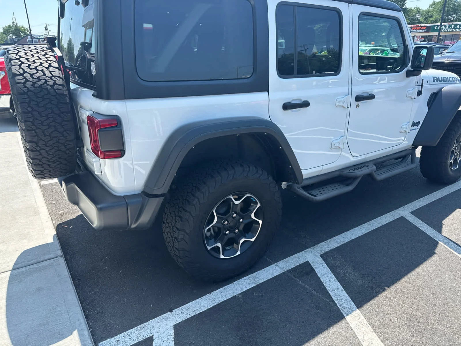 Used 2023 Bright White Clearcoat Jeep Rubicon image 3