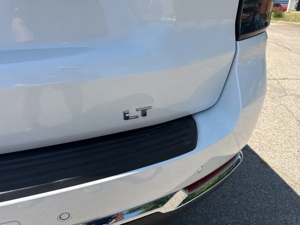 Used 2025 Summit White Chevrolet LT image 35