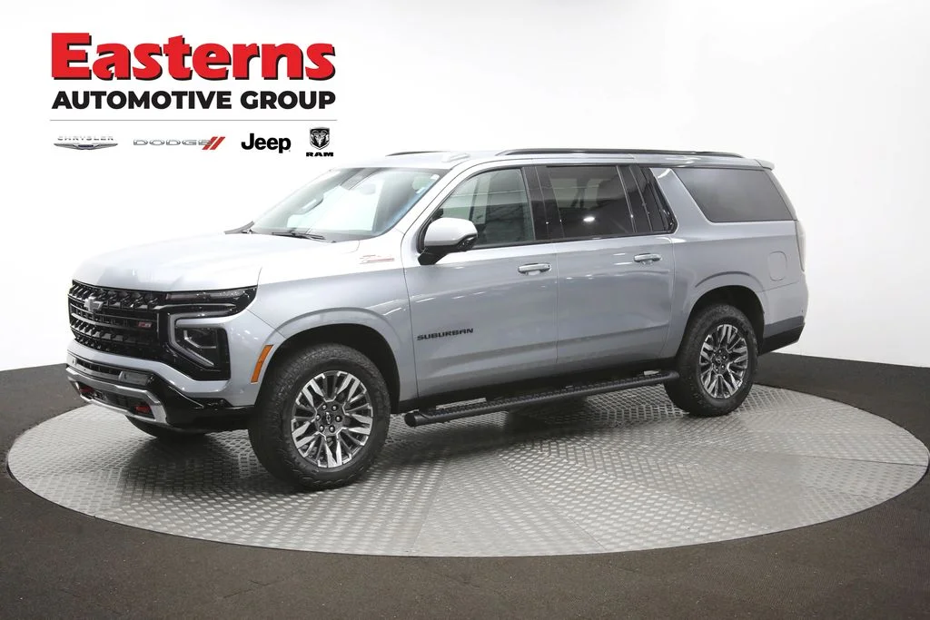 Used 2025 Gray Chevrolet Z71 image 59