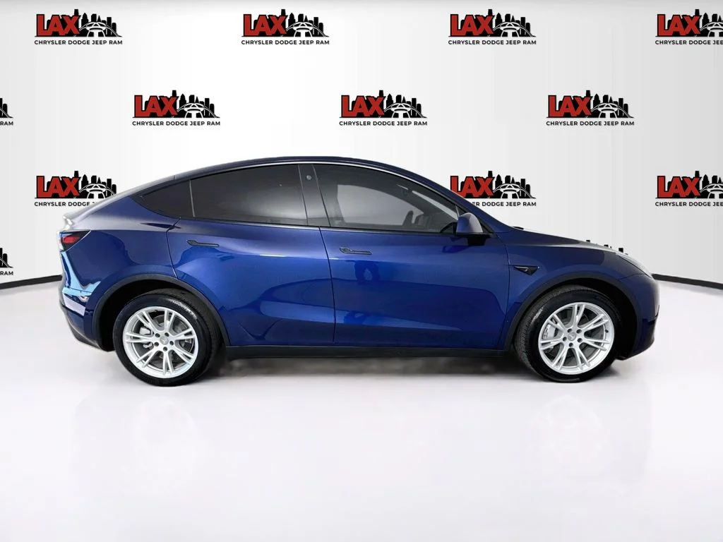 Used 2022 Blue Tesla Long Range image 8