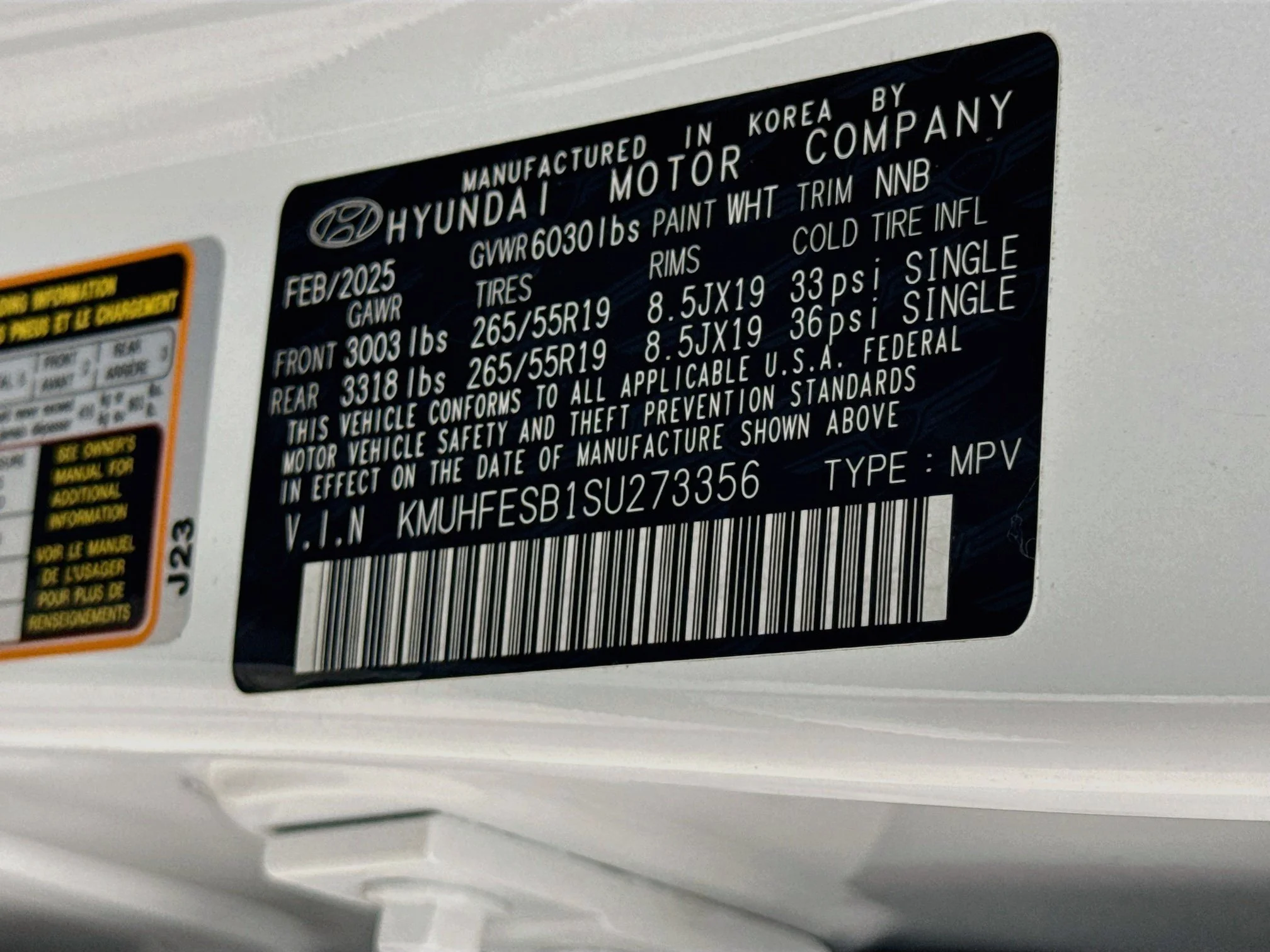 Used 2025 White Genesis 2.5T Standard image 33
