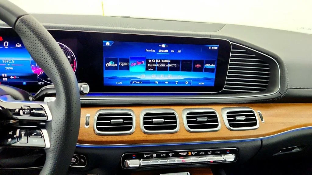 Used 2025 Cirrus Silver Metallic Mercedes-Benz GLS 450 4MATIC SUV w/ AMG® Line, Trailer Hitch & 5-Zone Climate image 15