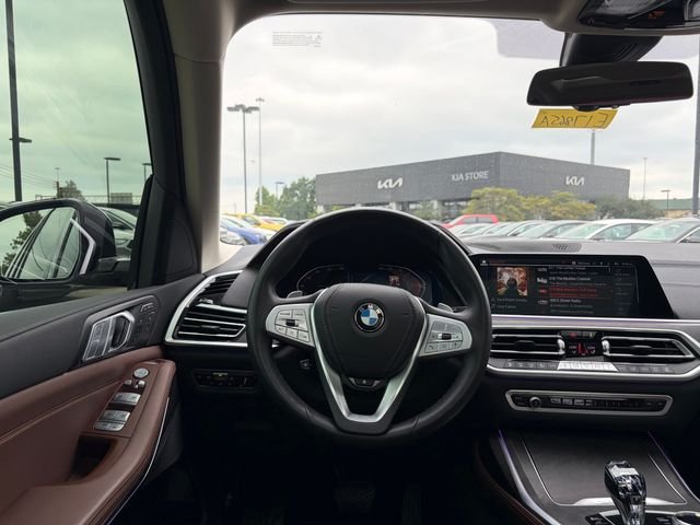 Used 2022 Brown Metallic BMW xDrive40i image 6