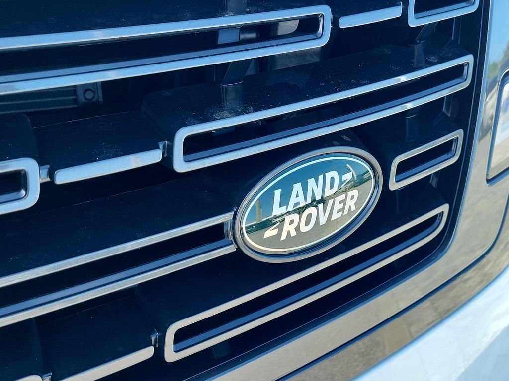 New 2026 Fuji White Land Rover SE image 10