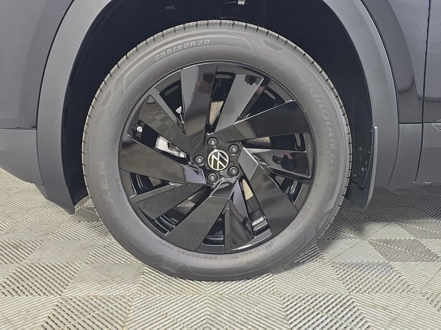 New 2026 Deep Black Pearl Volkswagen 2.0T SE w/Technology image 9