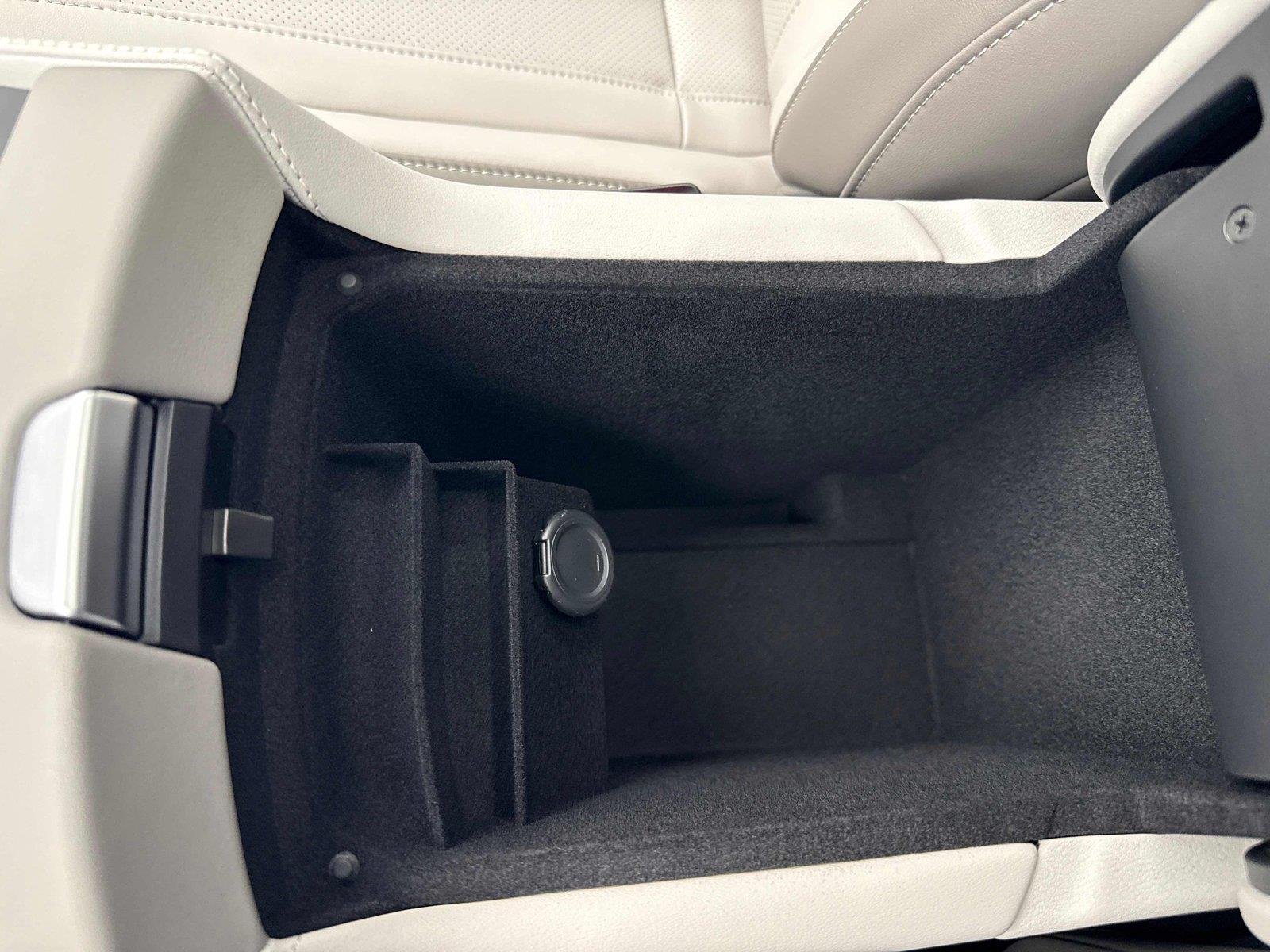 New 2027 RADIANT WHITE INFINITI Luxe FWD image 24