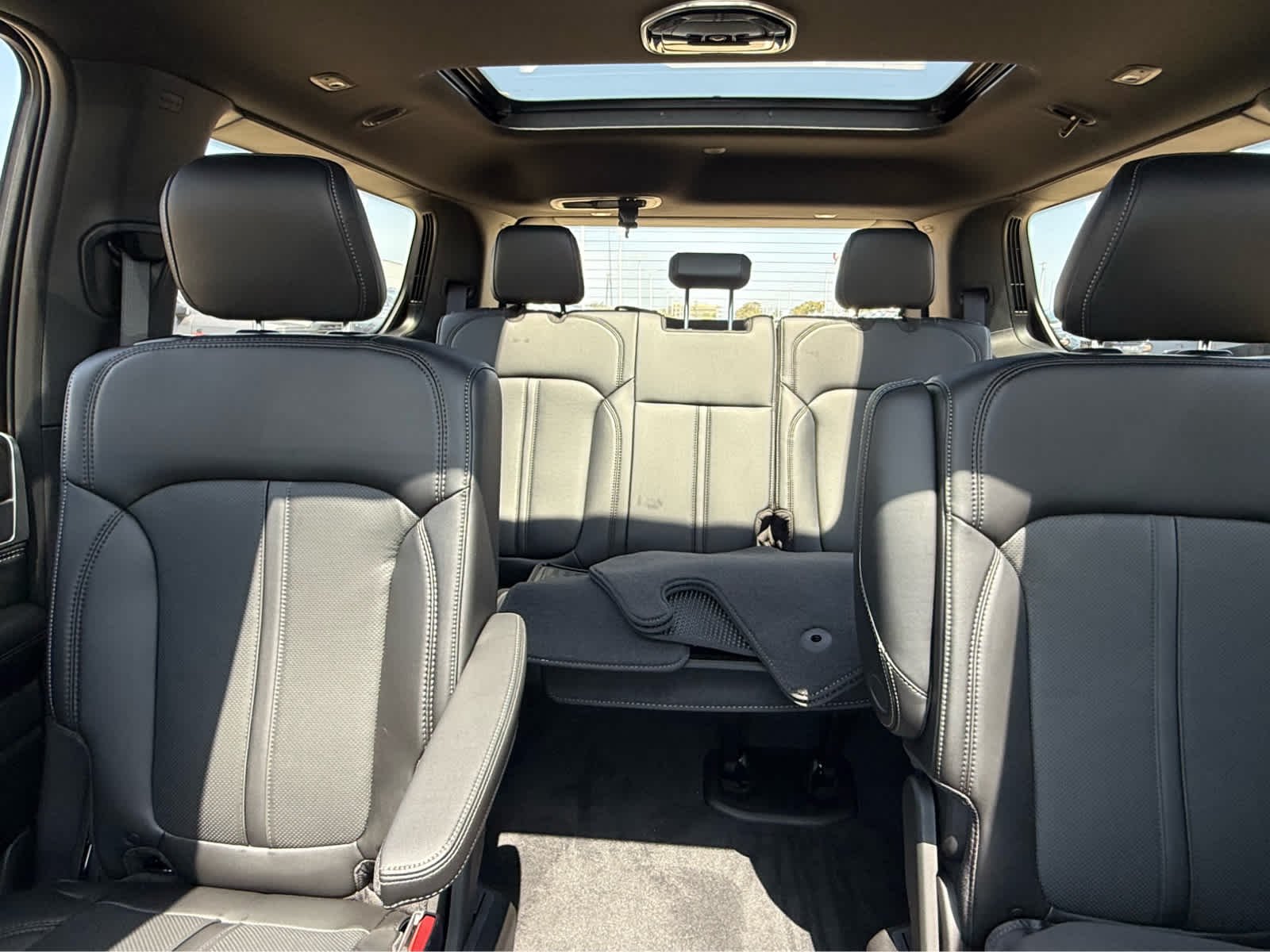 New 2026 Bright White Clearcoat Jeep Upland image 27