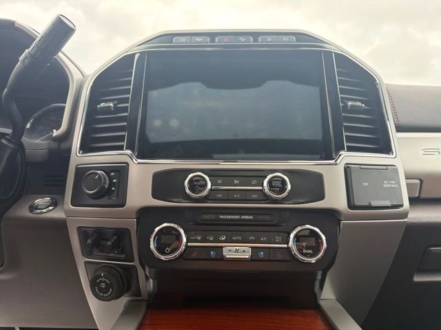 Used 2022 White Ford King Ranch image 30