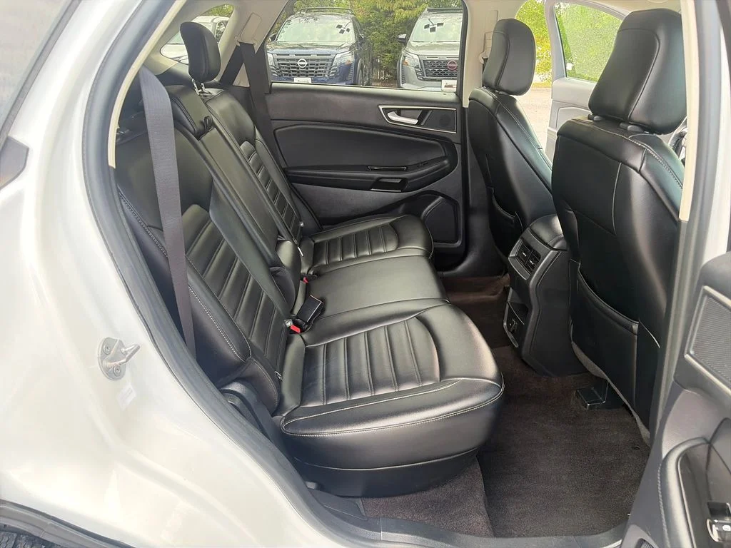 Used 2020 Oxford White Ford SEL image 42