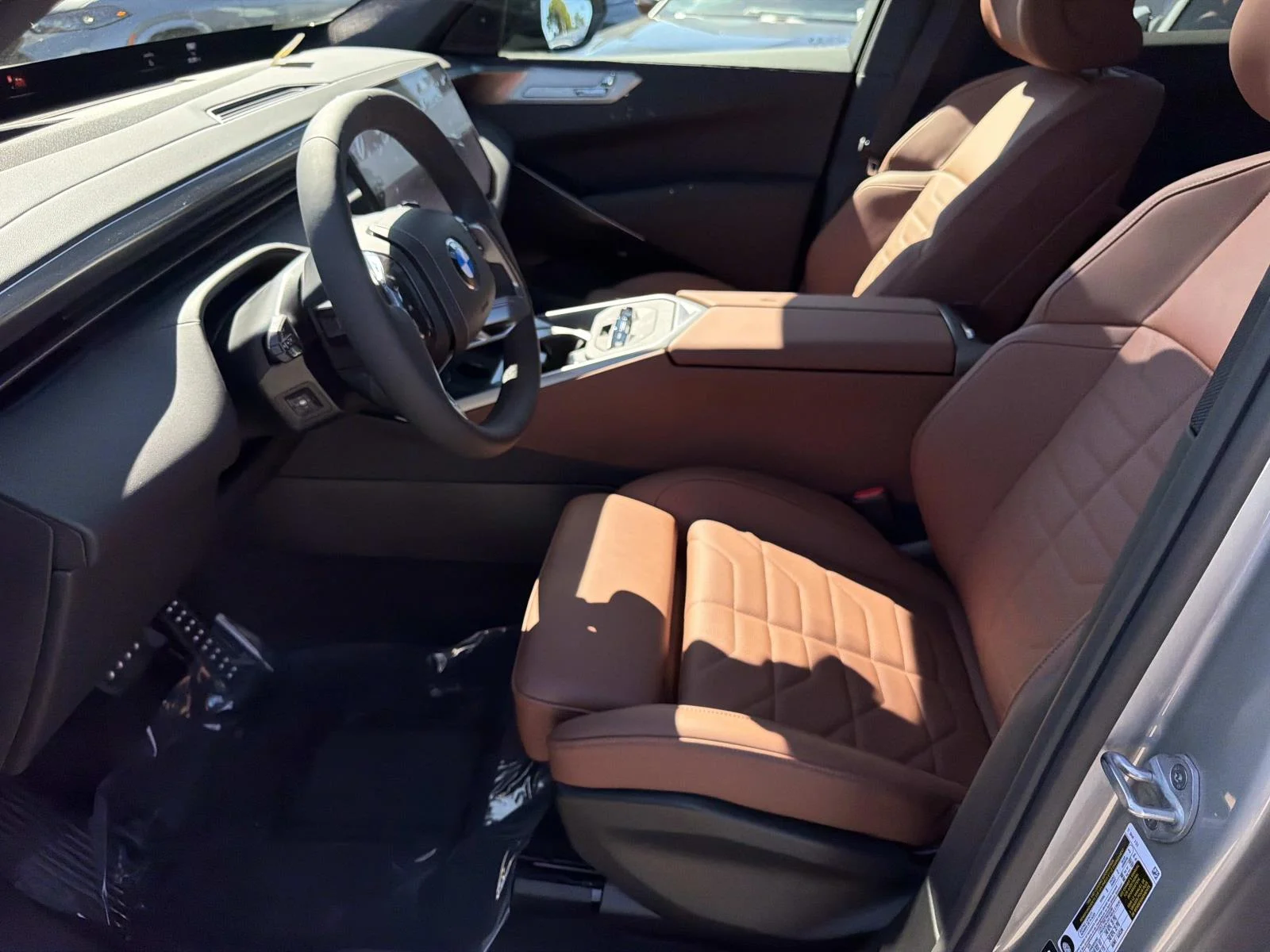 New 2027 Space Silver Metallic BMW 40 xDrive image 17