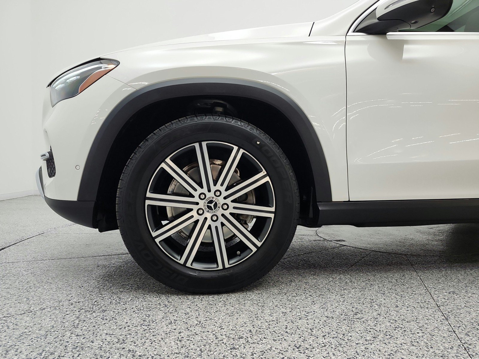 Certified Used 2024 Polar White Mercedes-Benz GLE 350 4MATIC® SUV image 22