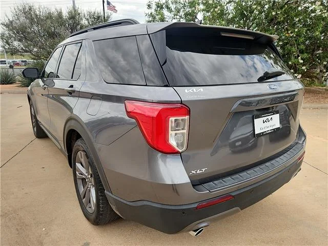 Used 2022 Carbonized Gray Metallic Ford XLT 4x2 image 3