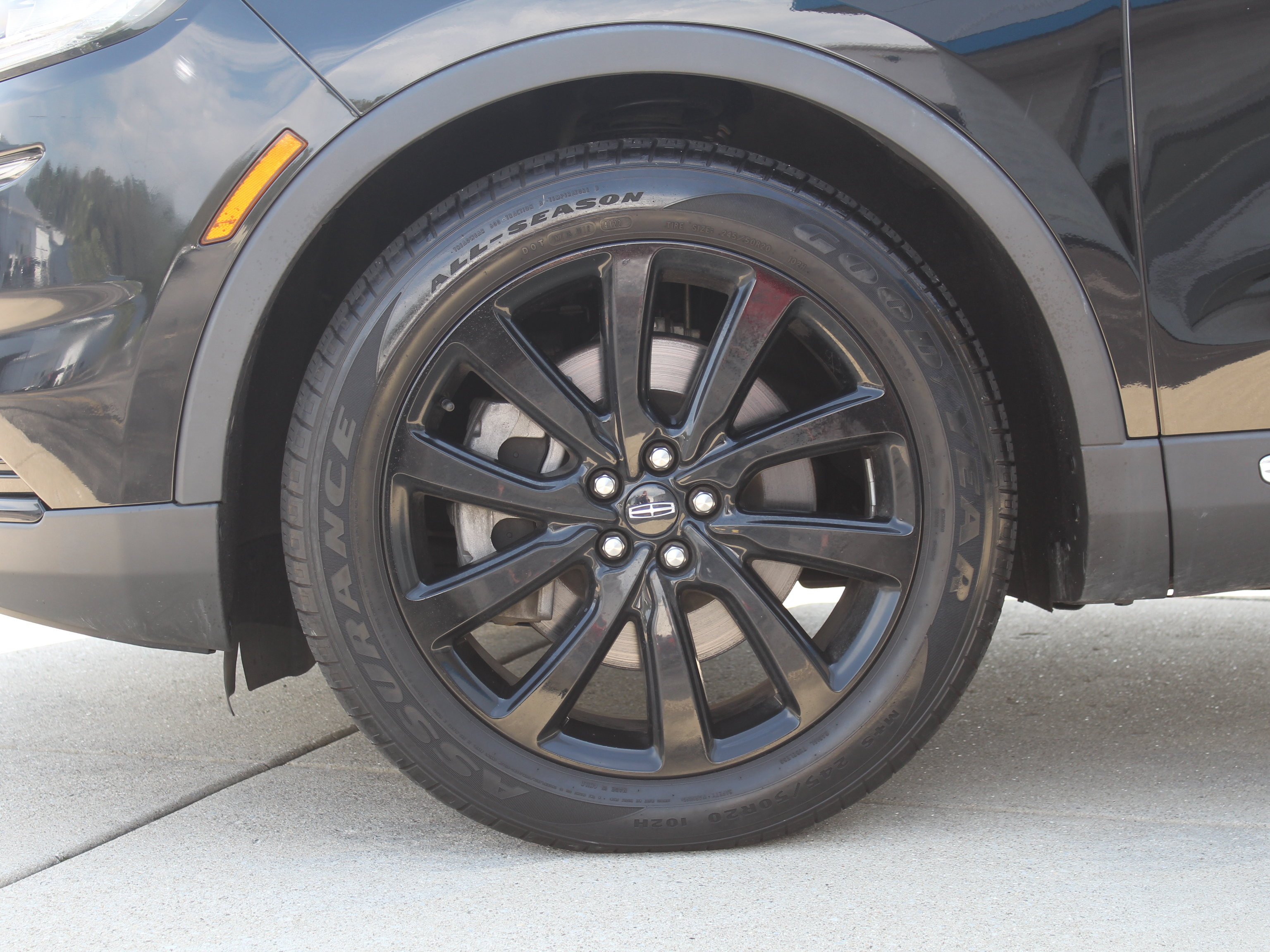 Used 2022 Black Lincoln Reserve image 34