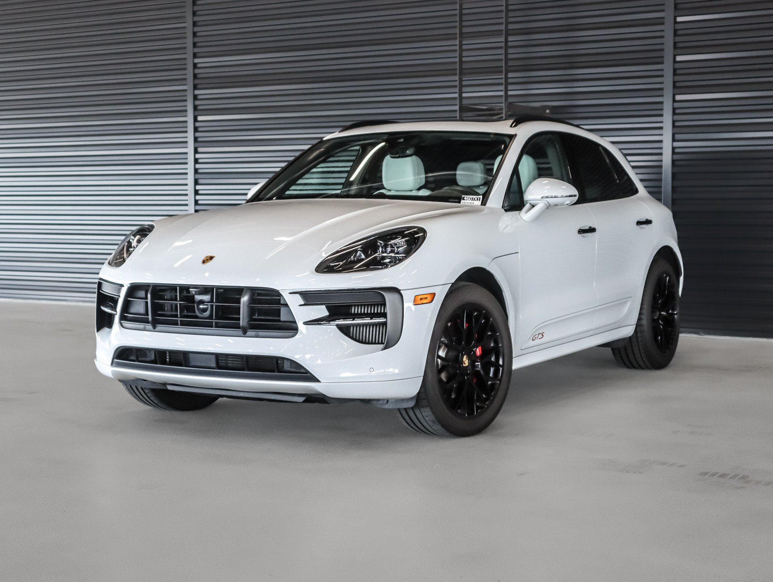 2021 Porsche Macan GTS's photo
