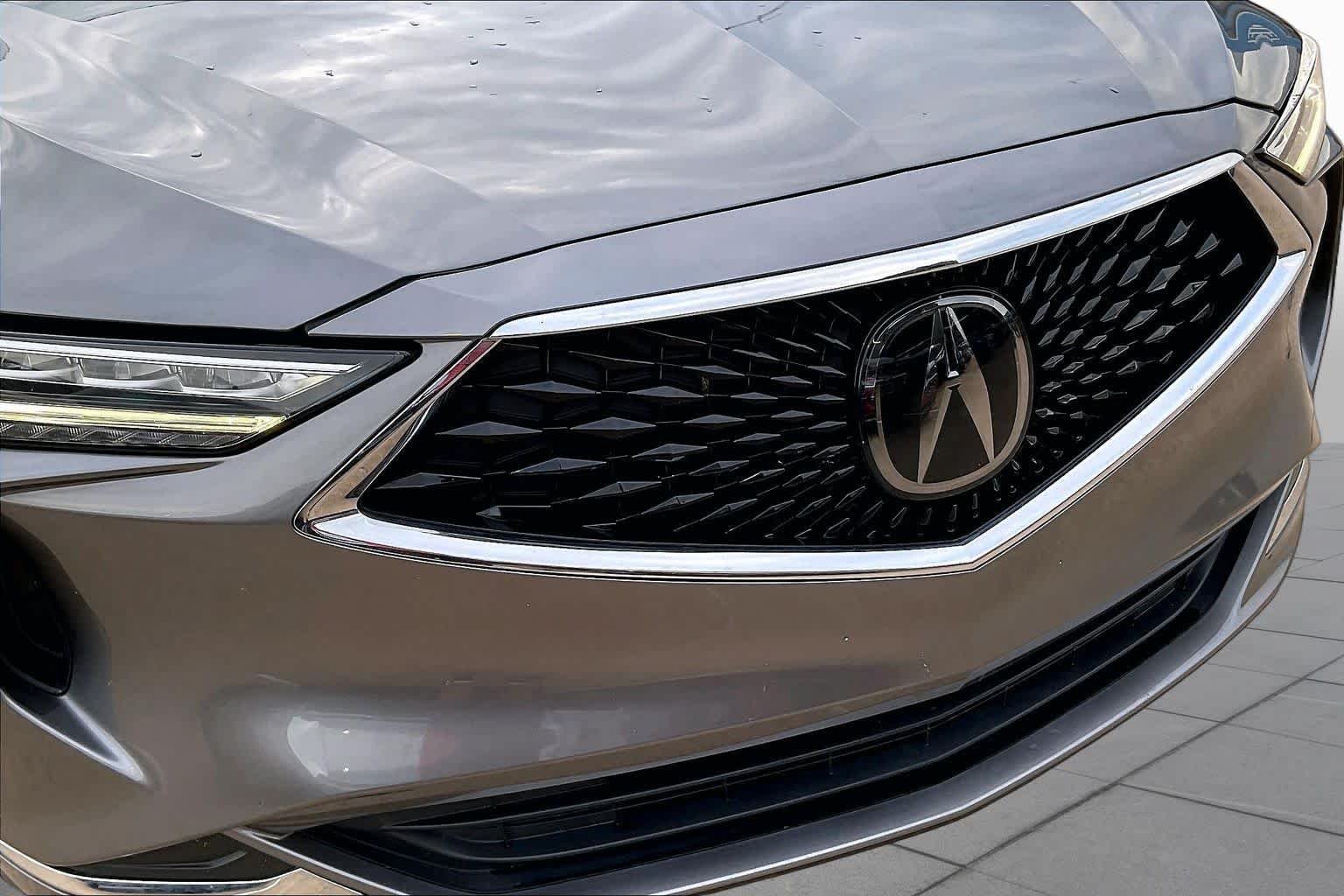Used 2024 Liquid Carbon Metallic Acura  image 28