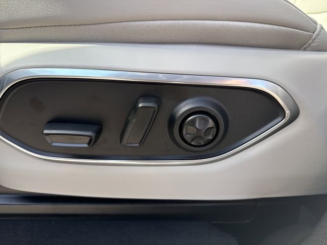 New 2026 White Jeep Limited Reserve image 10