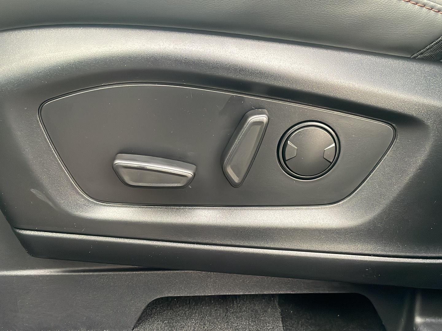 New 2027 Carbonized Gray Metallic Ford Active image 10