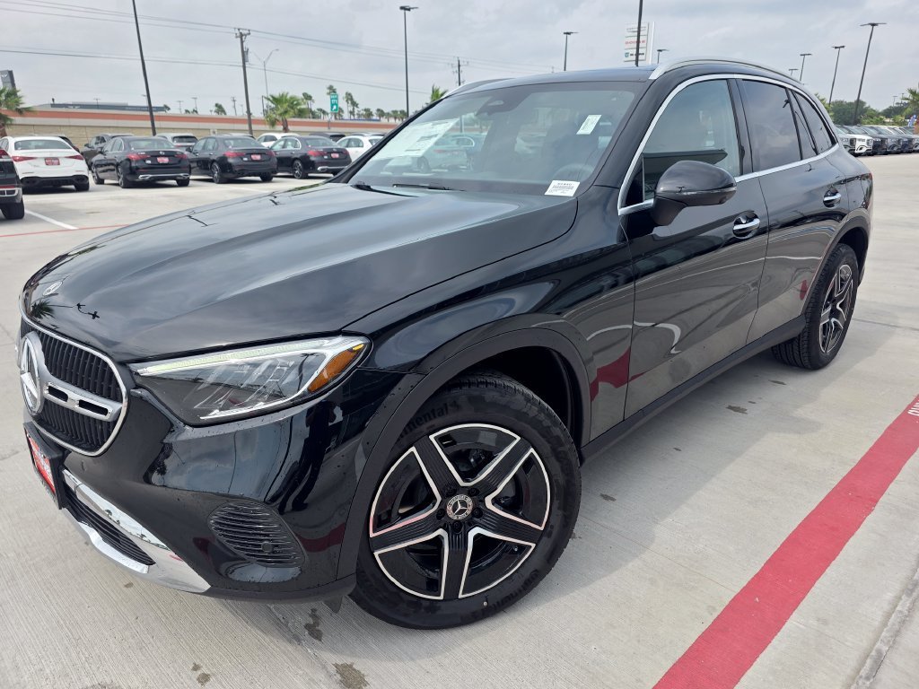New 2026 Black Mercedes-Benz GLC 300 image 29
