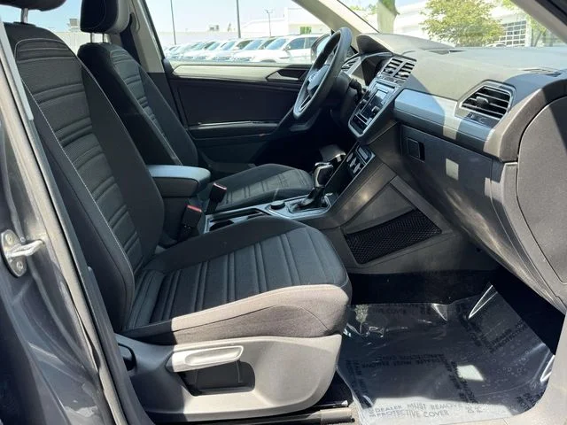 Used 2022 Gray Volkswagen 2.0T S image 16