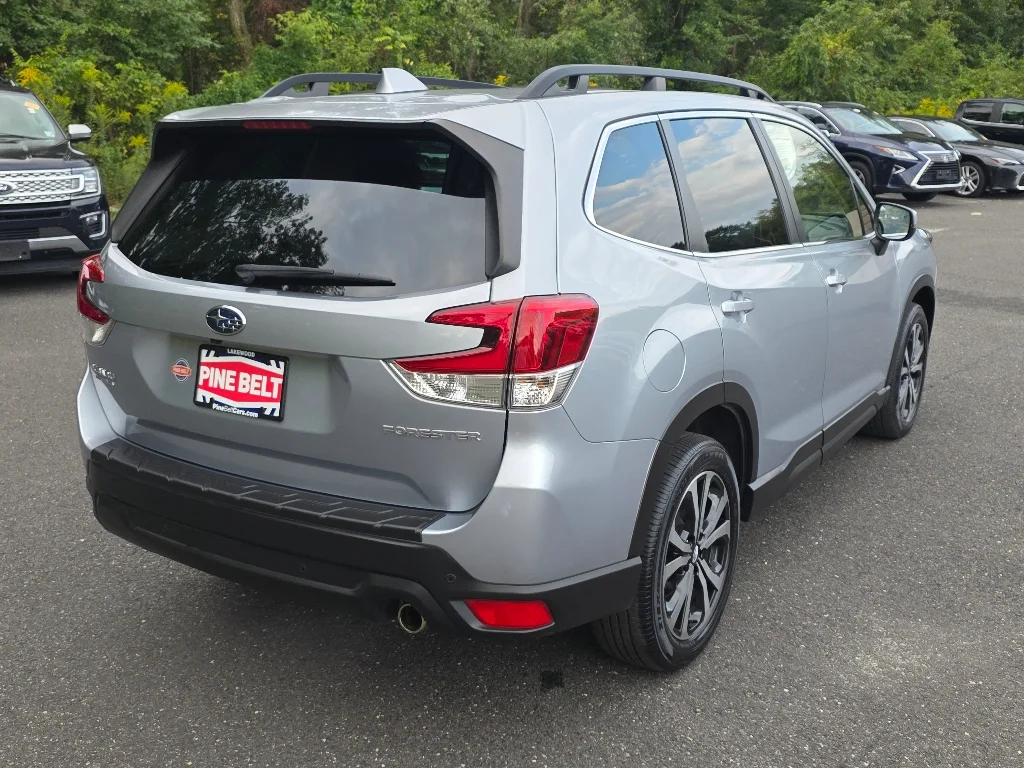 Used 2023 Ice Silver Metallic Subaru Limited image 16
