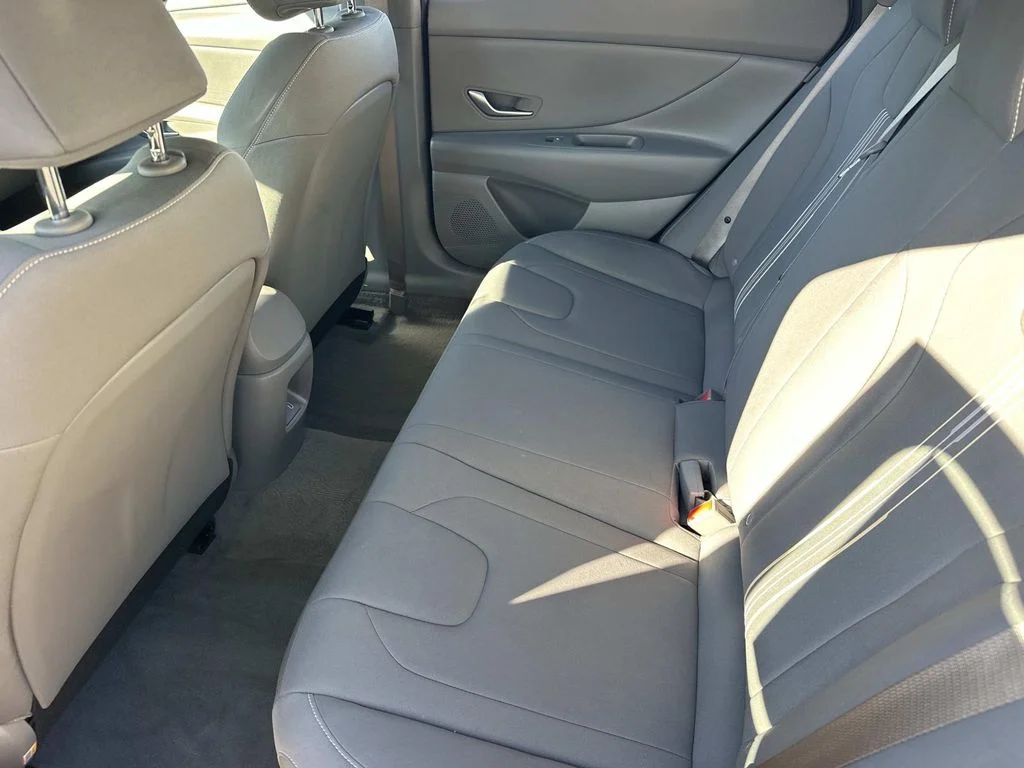 Used 2025  Hyundai Blue image 16