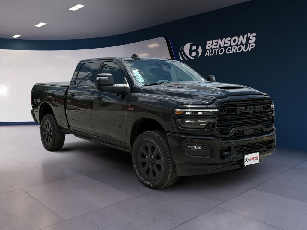 New 2026 Diamond Black Crystal Pearl-Coat Exterior Paint RAM Laramie image 7