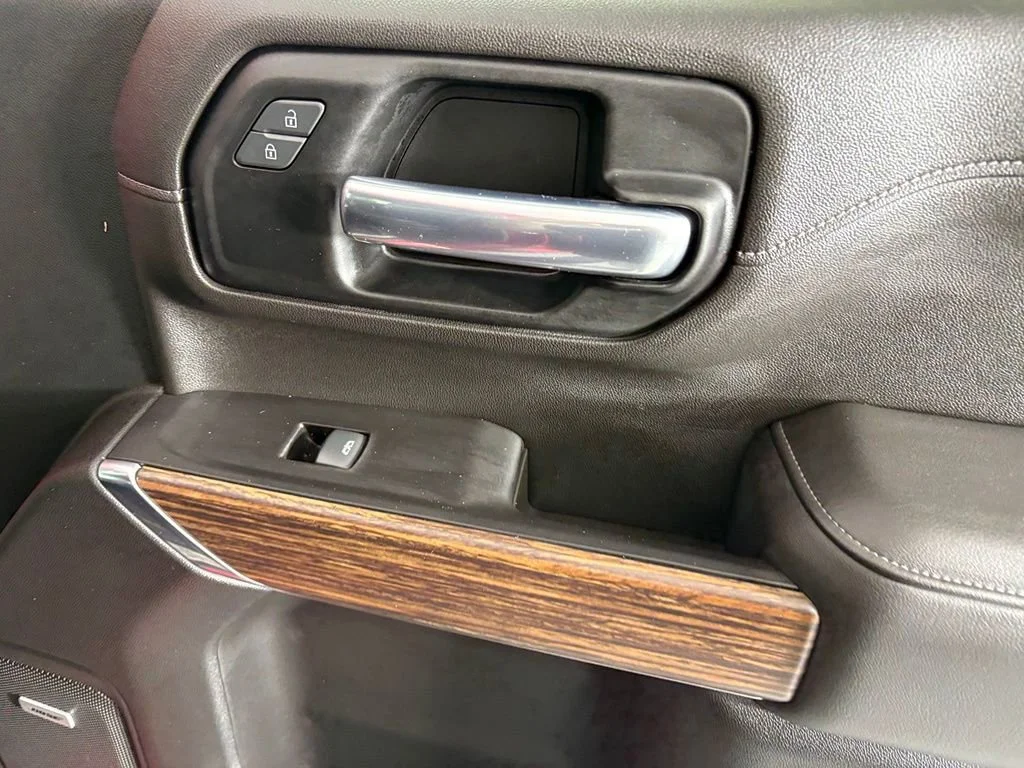 Used 2020 CAJUN RED TINTCOAT Chevrolet High Country image 16