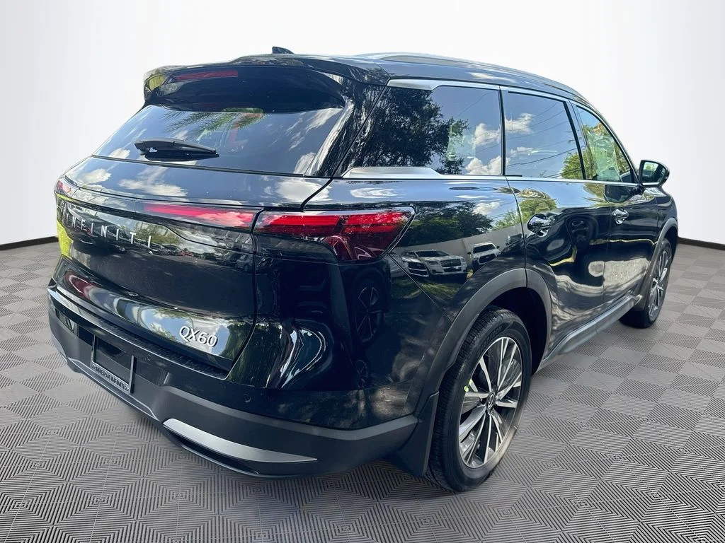 New 2027 MINERAL BLACK INFINITI Luxe FWD image 5