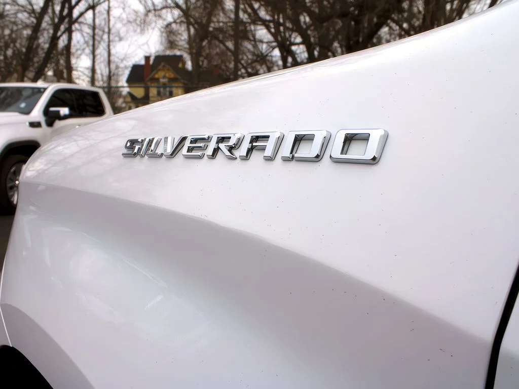 Used 2023 Summit White Chevrolet LT image 35