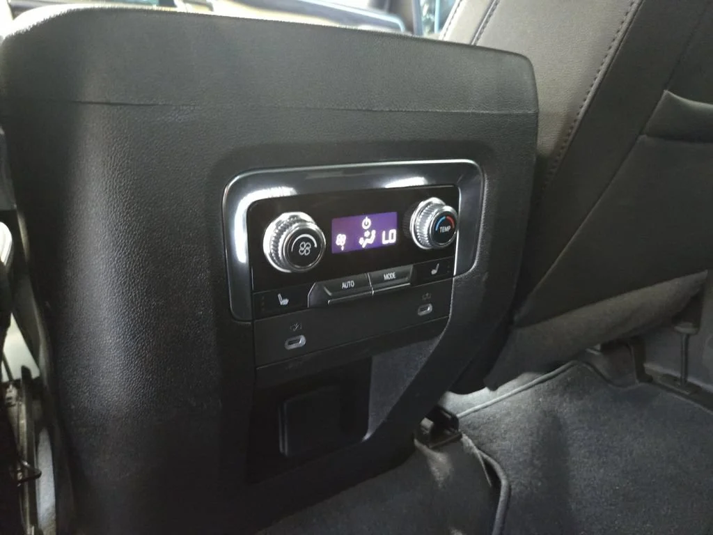 Certified Used 2022 ONYX BLACK GMC SLT image 34