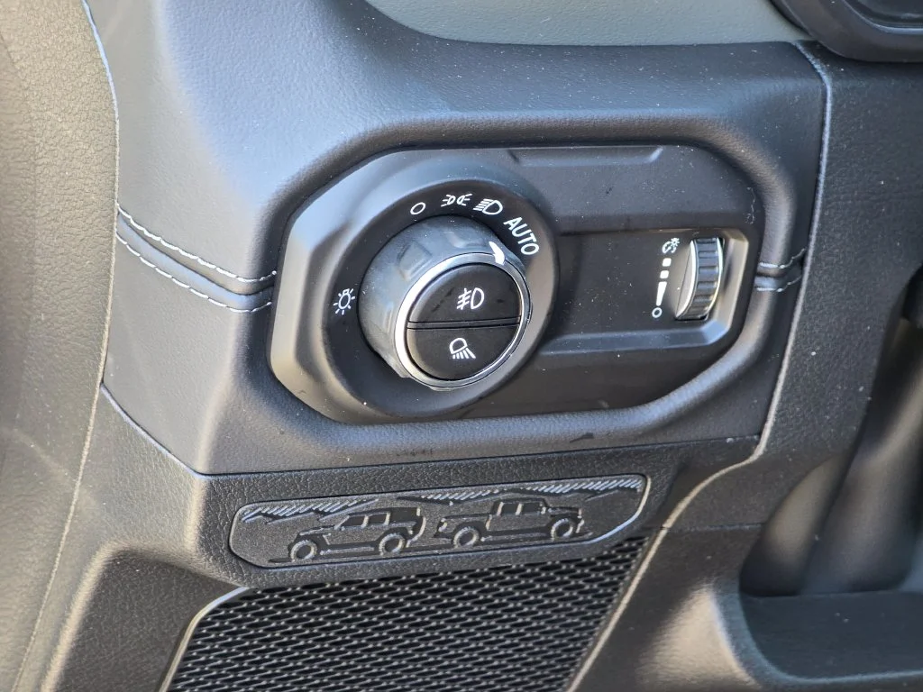 New 2026 Gray Jeep Mojave X image 32