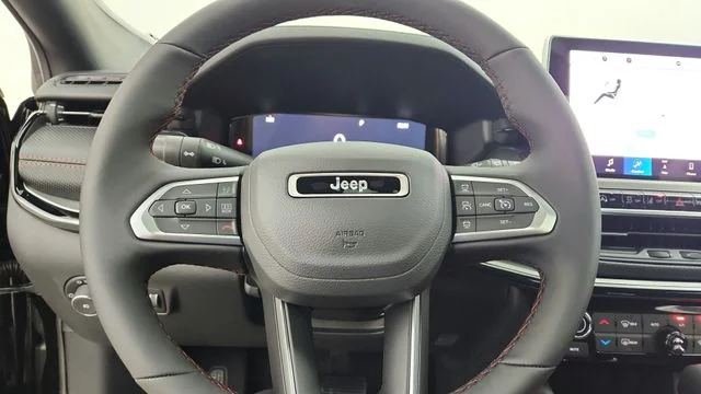 New 2026 Diamond Black Crystal Pearl-Coat Exterior Paint Jeep Trailhawk image 21