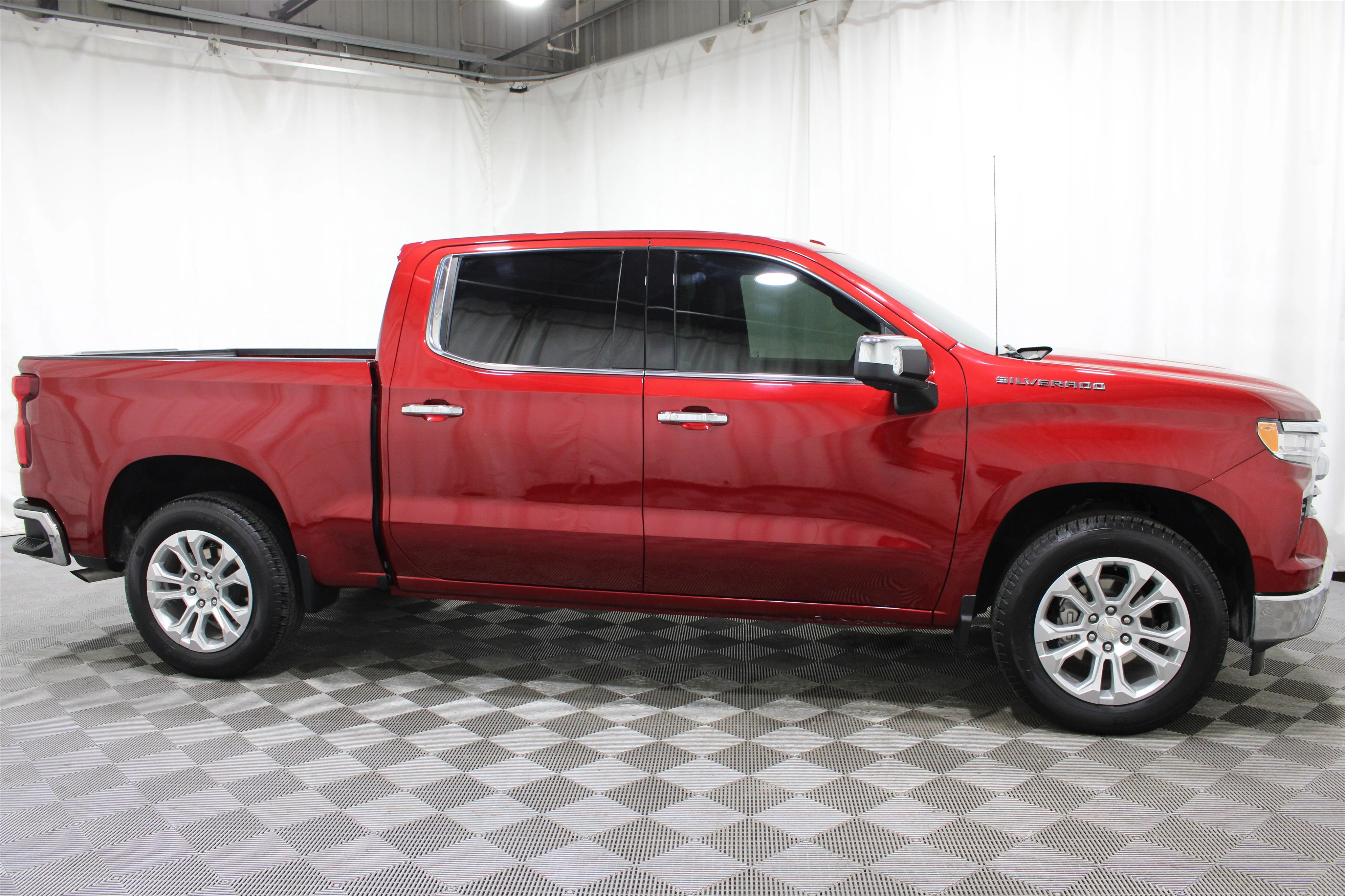 2024 Chevrolet Silverado 1500 LTZ - Photo 29