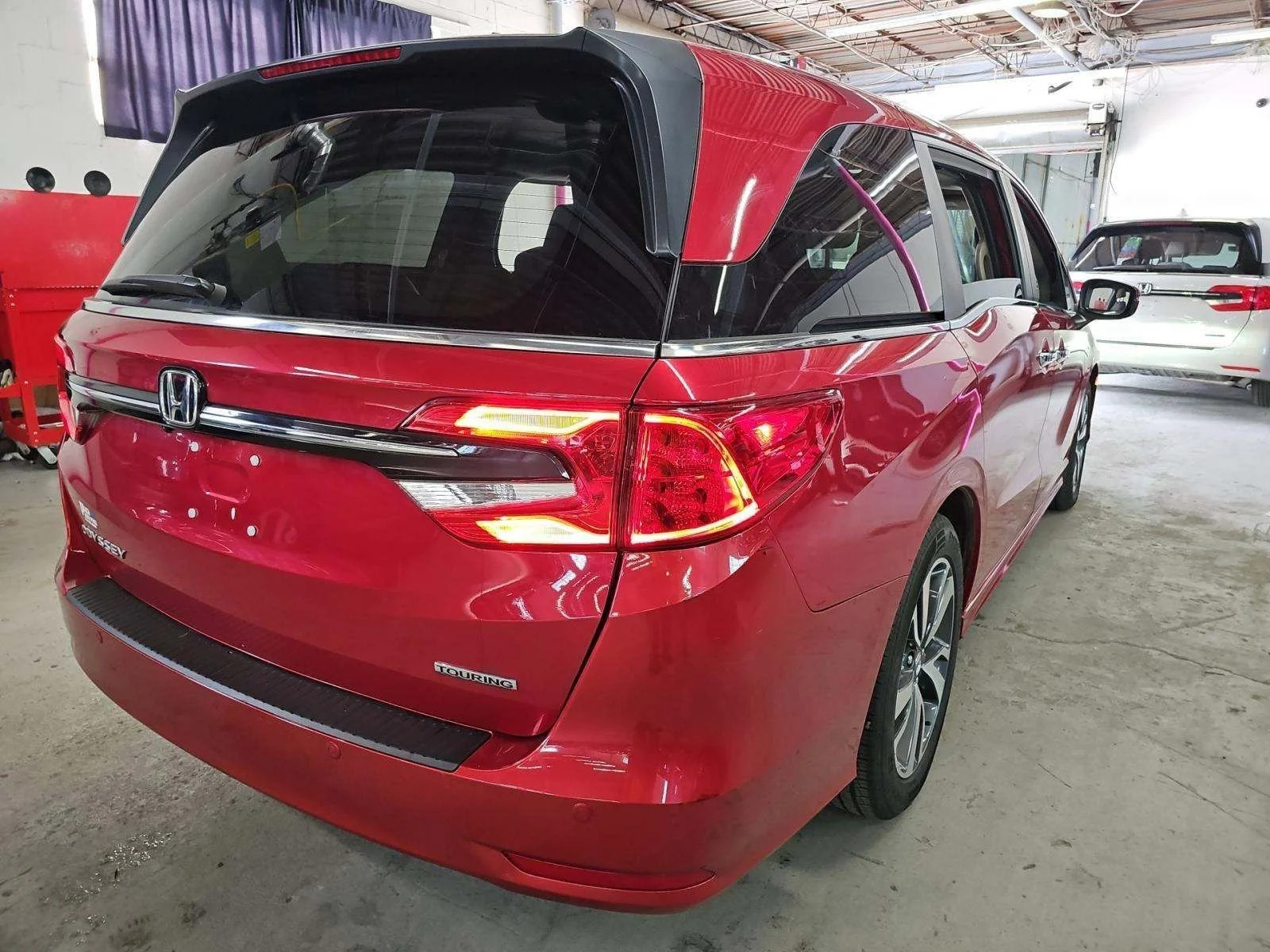 2024 Honda Odyssey Touring - Photo 16