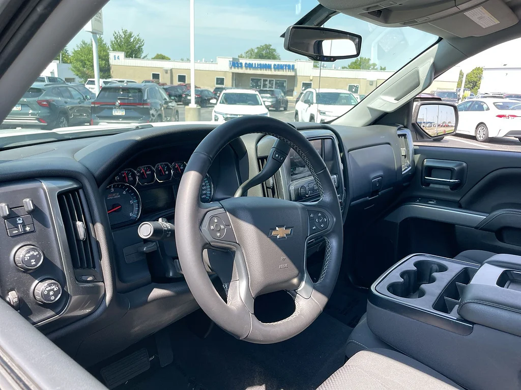 Used 2019 Summit White Chevrolet LT image 10