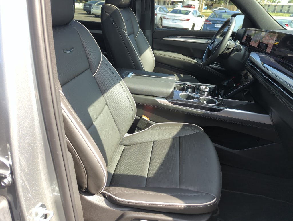 Used 2026 Argent Silver Metallic Cadillac Sport image 39