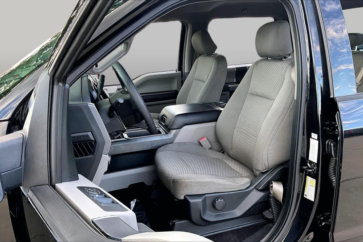 Used 2016 Shadow Black Ford XLT image 8