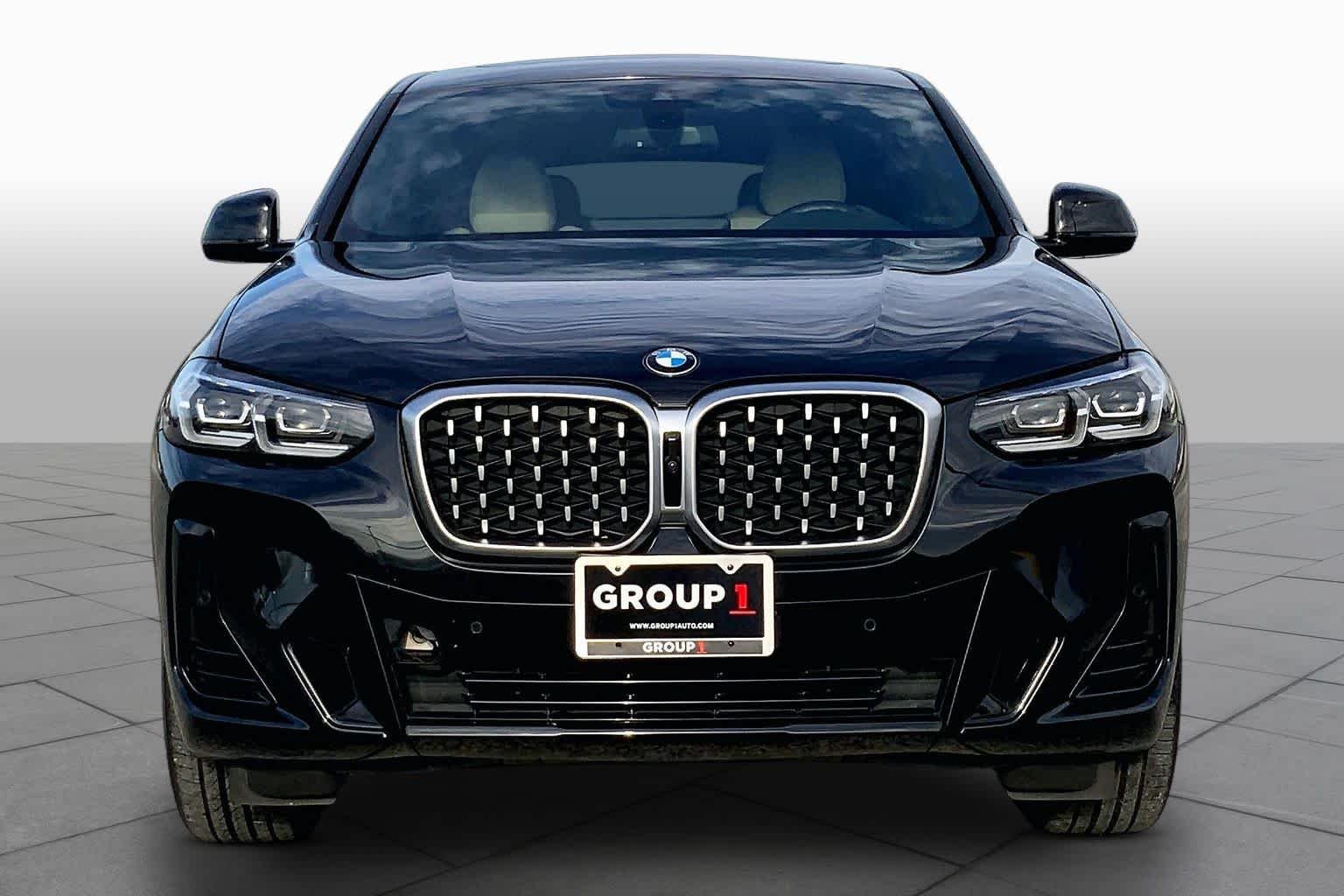 Used 2022 Black Sapphire Metallic BMW xDrive30i image 4